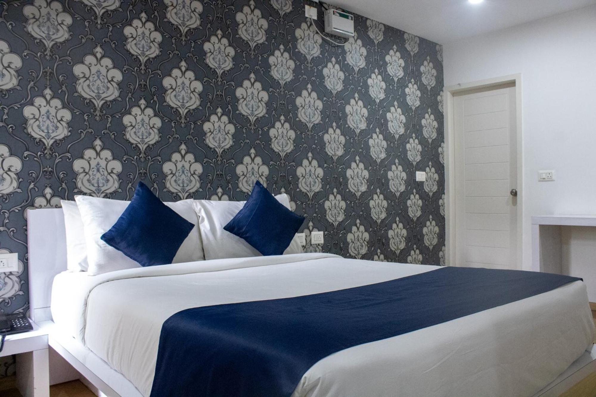Mystic Hotel Koramangala Bangalore Bagian luar foto