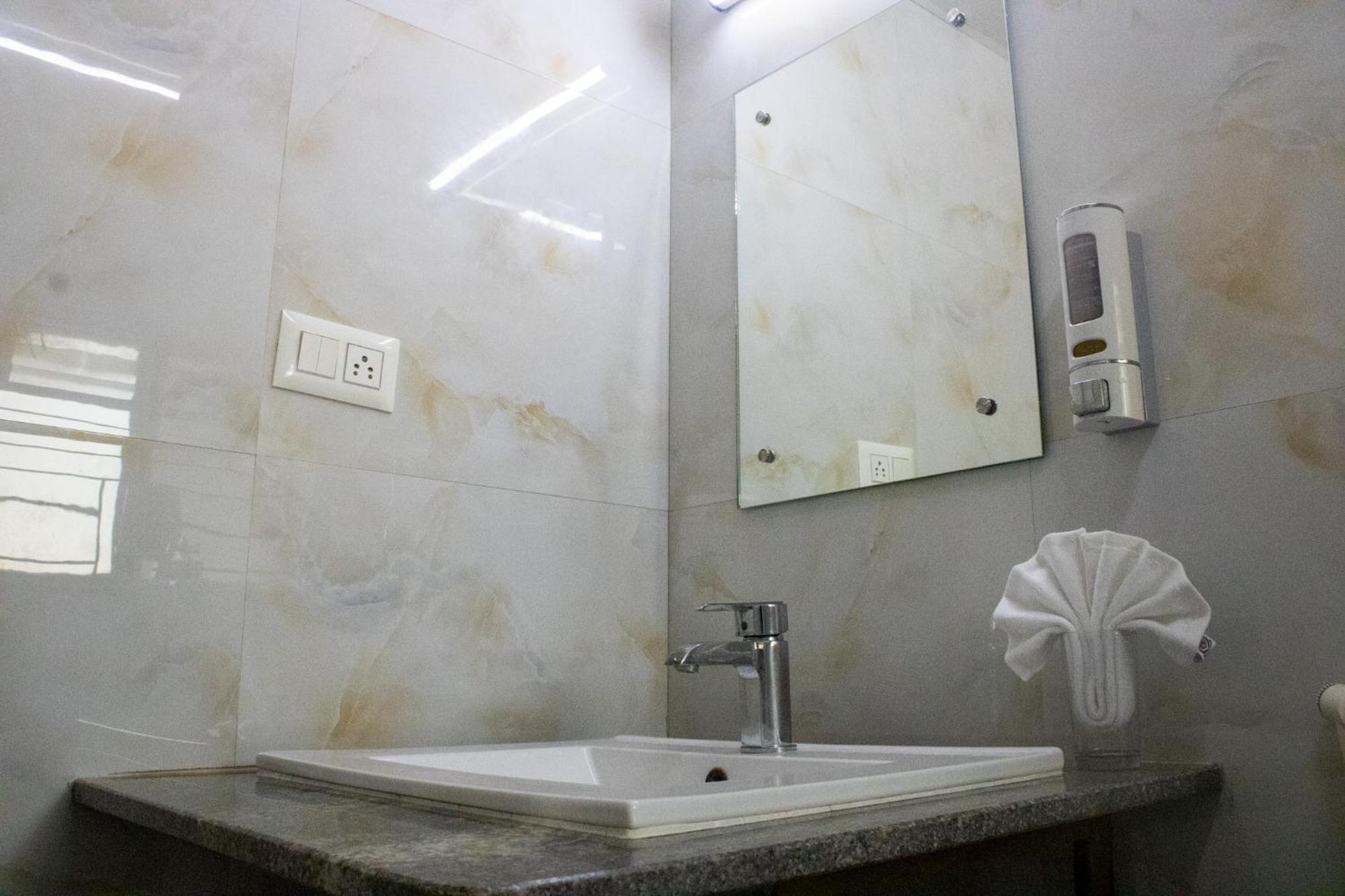 Mystic Hotel Koramangala Bangalore Bagian luar foto